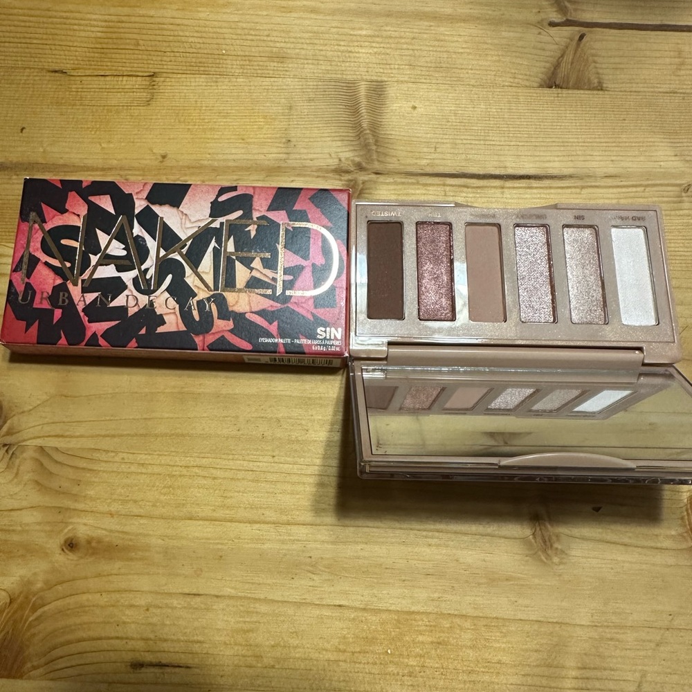 NIB Urban Decay Sin Pallet
